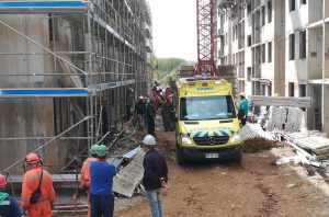 Trabajador cayó desde el quinto piso de un edificio en construcción en Valdivia