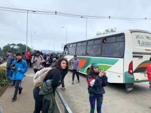 Más de un centenar de secundarios protestaron en “mochilazo” en Valdivia