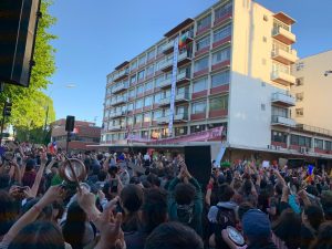 Masivo cacerolazo se realizó por el centro de Valdivia