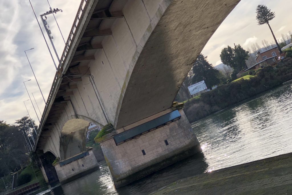 Municipio evalúa traspasar al SERVIU la administración del puente Pedro de Valdivia