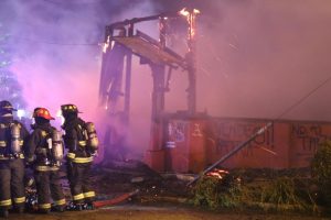 PS acusa que continúan actos delictuales en terreno de su siniestrada sede en Valdivia