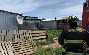 Tres casas fueron afectadas por incendio en sector Norte Grande: El fuego se inició en una cama