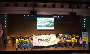 "Hasta que la dignidad sea costumbre": La protesta en la licenciatura de liceo en Valdivia