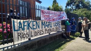 Comunidades mapuche protestaron en contra del proyecto carretero que unirá Corral con La Unión