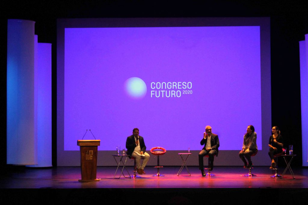 A teatro completo se realizó la quinta versión del Congreso del Futuro en Valdivia