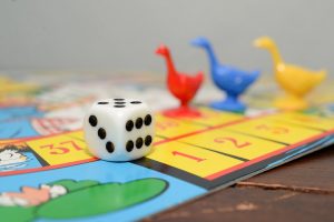 Científicos de la UACh crearán juego de mesa para enseñar a niños sobre la evolución de la Tierra