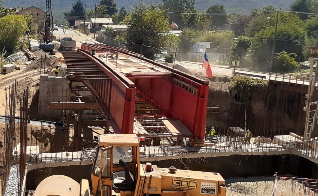 Casi un 50% de avance presenta construcción de nuevo puente Collilelfu en Reumén