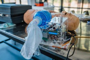 UACh trabaja en prototipo de ventilador mecánico para pacientes críticos de COVID-19