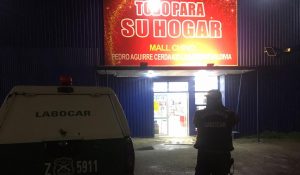 Grupo de delincuentes protagonizó violento asalto en mall chino de Valdivia