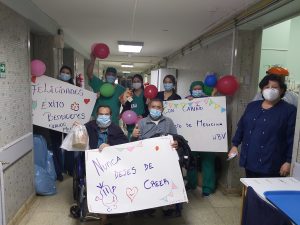 Vuelven con sus familias: Pacientes trasladados a Valdivia relatan experiencia de recuperación de COVID-19