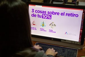 En Río Bueno habilitarán salas de computación de colegios para realizar trámite de retiro del 10%