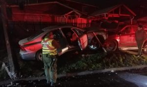 Conductor ebrio atropelló a una mujer y su hijo en Valdivia: Vecinos lo golpearon tras el accidente