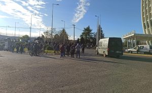 Detienen a conductor que huyó tras atropellar a joven en medio de una marcha en Valdivia