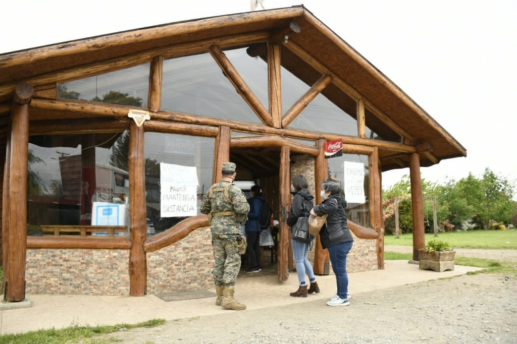 Alcaldes de la Cuenca del Lago Ranco pidieron reunión con dos ministros por crisis económica