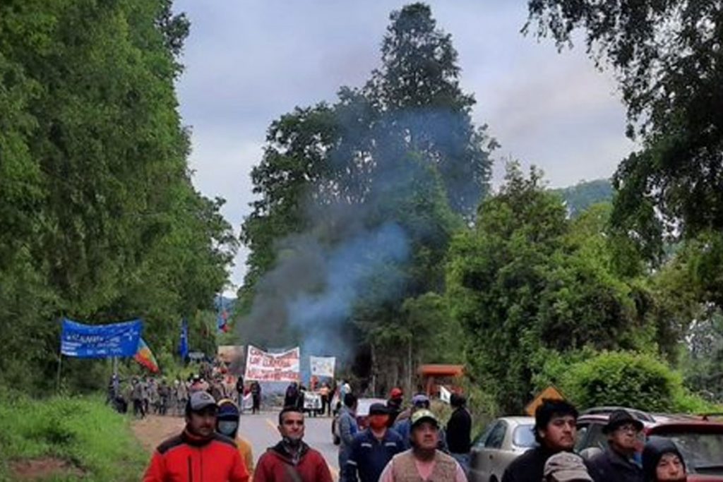 Panguipulli: Comunidades mapuche se manifestaron en contra de proyectos inmobiliarios e hidroeléctrica