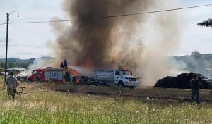 Indagan la causa de incendio de mil 600 durmientes en recinto ferroviario de Lanco