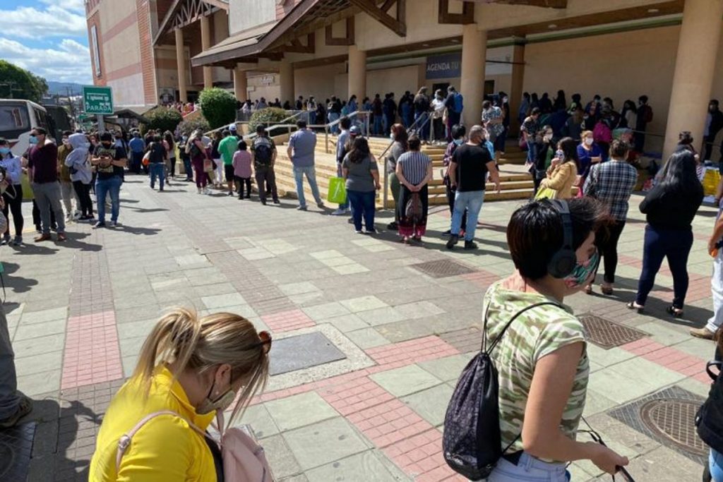 Aglomeraciones marcan el primer día en Fase de Transición de Valdivia