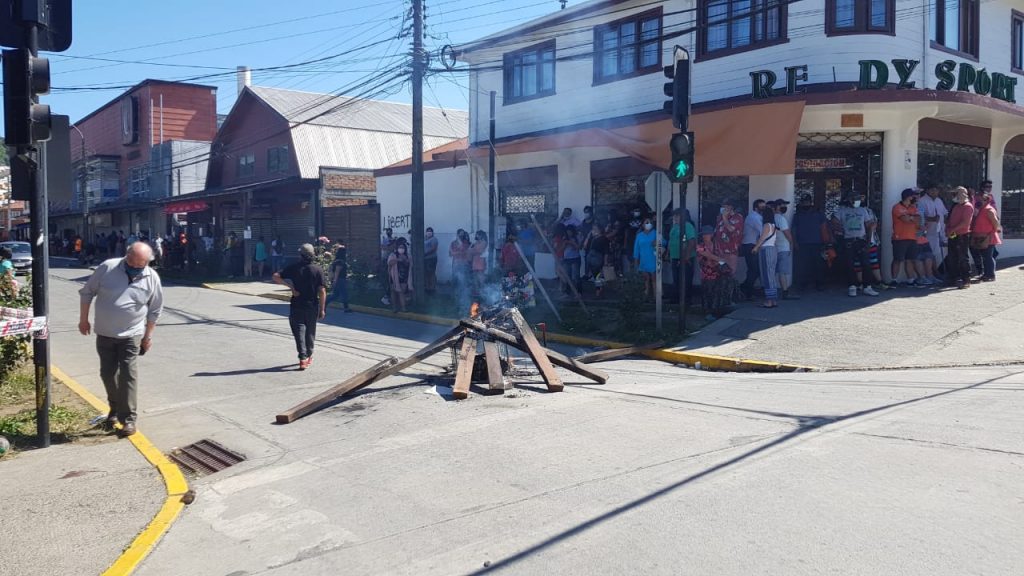 "Creo que Carabineros se sintió sobrepasado": Alcalde de Panguipulli tras muerte de hombre en la vía pública