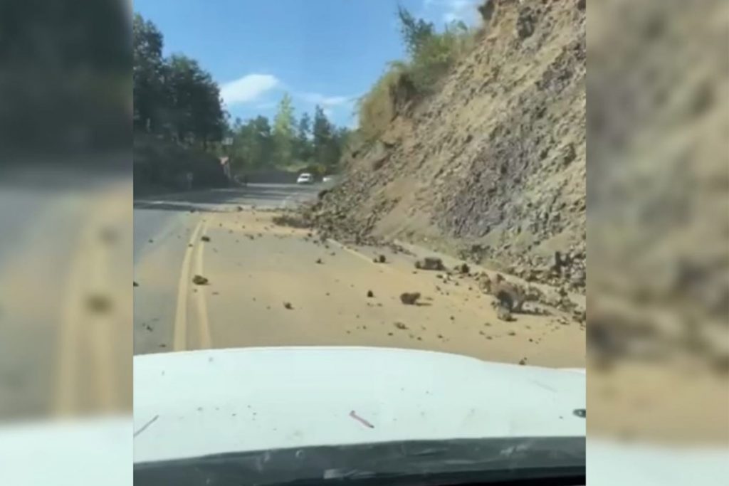 Tras sismo en Los Ríos se registró deslizamiento de material en ruta Valdivia-Panguipulli