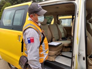 Uso de mascarilla y limpieza en cada recorrido: Conoce el protocolo para transporte escolar en Los Ríos