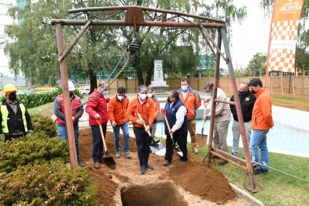 Inician obras de renovación de plazas Chile y Pedro de Valdivia: Plazo de ejecución será de 300 días