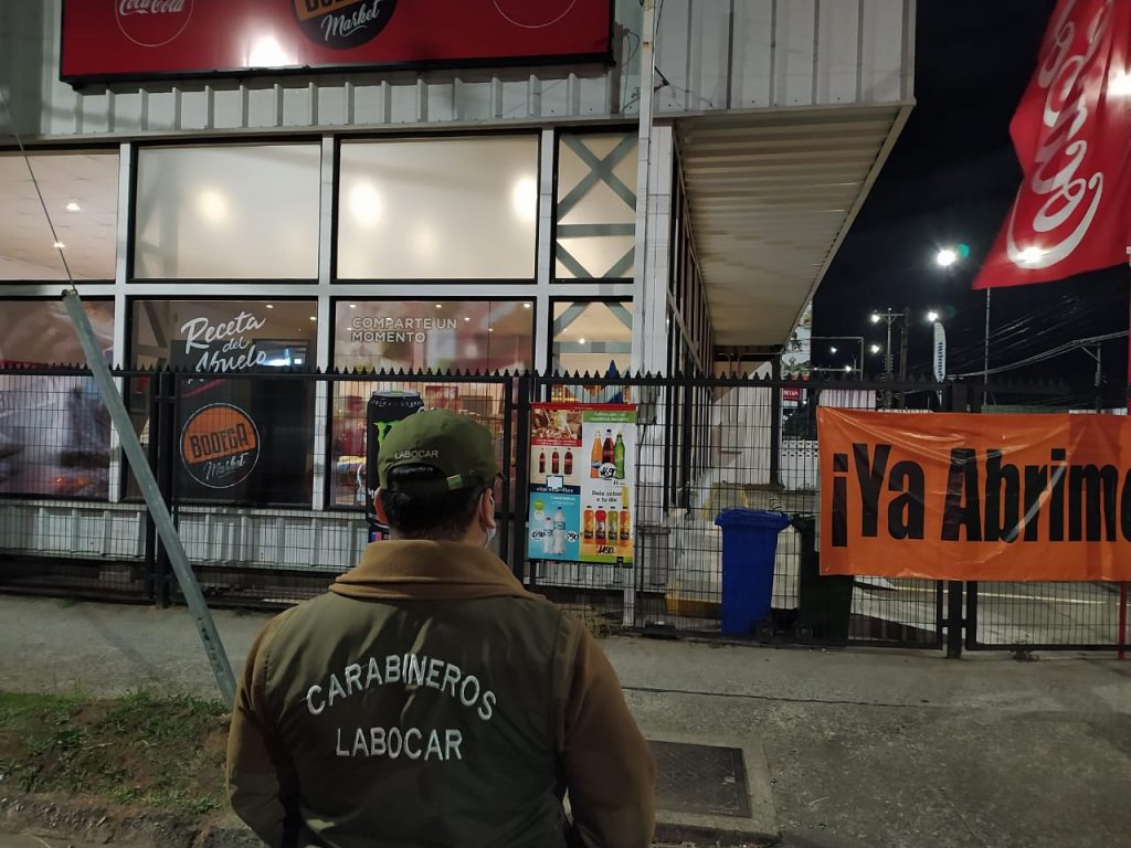 Arresto domiciliario nocturno para adolescente de 15 años que robó supermercado en Valdivia