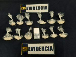 Arraigo nacional para dos hombres por traficar droga en Valdivia: Les incautaron 251 gramos de cocaína