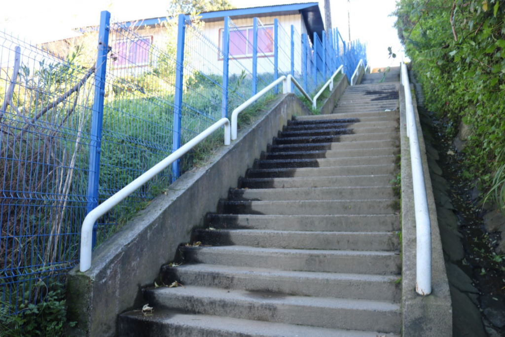 Valdivianos podrán participar en consulta ciudadana para elegir diseño de escalera en caleta El Piojo