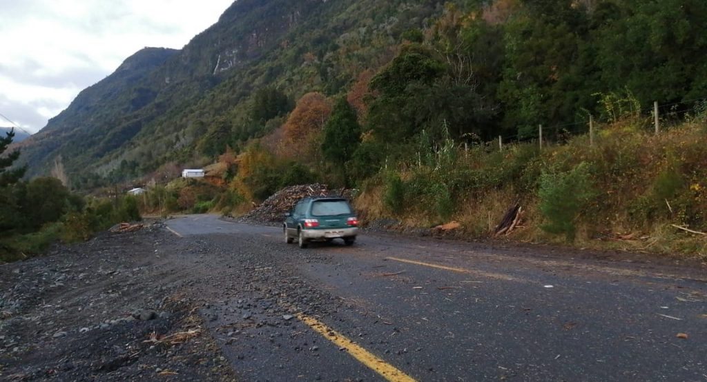 Con restricciones reabren Ruta Coñaripe-Panguipulli para tránsito diurno