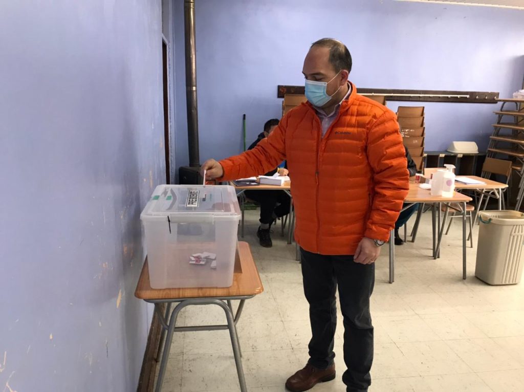 Delegado Presidencial en Los Ríos llamó a participar en elecciones para "legitimar a los candidatos"