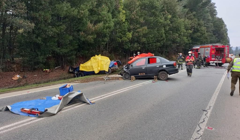 Dos conductores murieron tras choque frontal en sector Casa Blanca en Valdivia