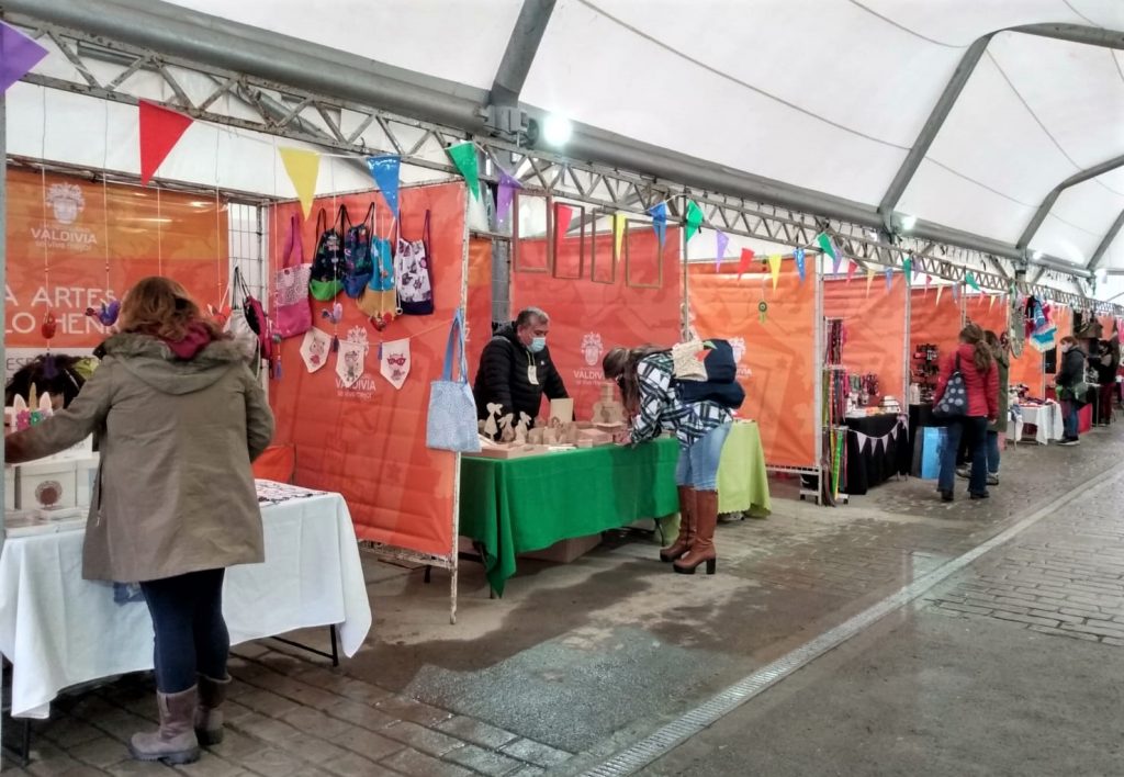 Reabre Feria Camilo Henríquez en Valdivia: Emprendedores ofrecerán productos durante dos semanas