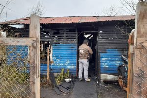 Hombre fue detenido tras incendiar la vivienda de su padre adulto mayor en Lanco