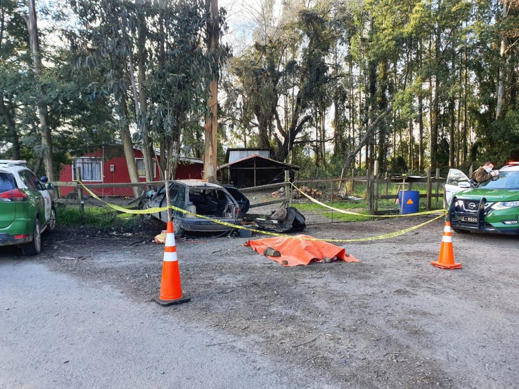 Conductor ebrio chocó contra un árbol en Mariquina y murió uno de sus acompañantes