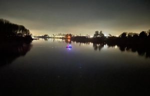 Equipos de emergencia buscan a mujer que habría caído desde el puente Santa Elvira