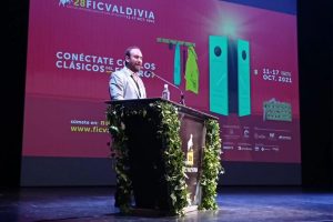 Teatro Cervantes abrió sus puertas para inaugurar la vigésimo octava versión de FICValdivia