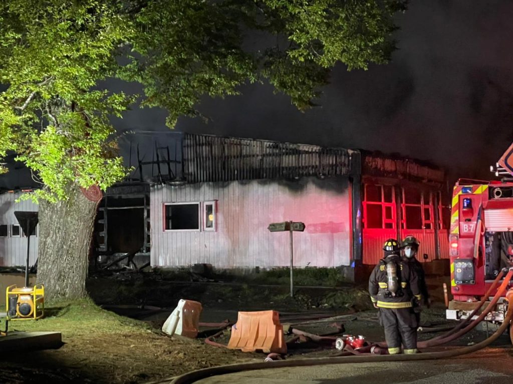 Incendio afectó a inmueble recién remodelado de la Universidad Austral de Chile