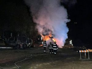 Piden extender estado de emergencia a Los Ríos por ataque incendiario a maquinaria en Curiñanco