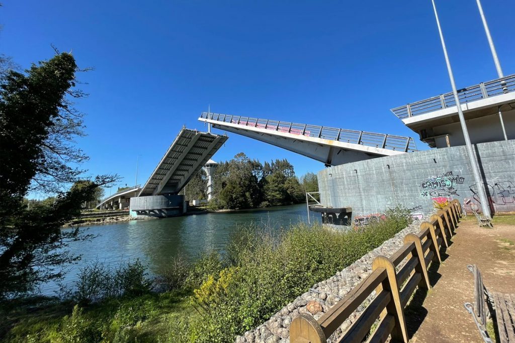 Hasta cuatro días podría suspenderse el tránsito por falla en puente Cau Cau