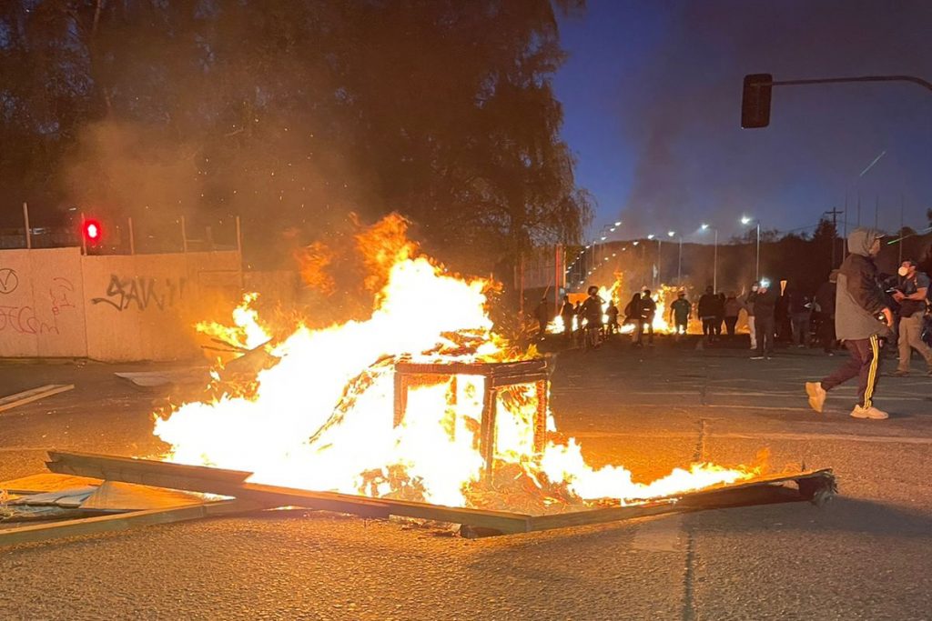 Valdivia: Saqueo e incidentes tras manifestación por dos años del Estallido Social