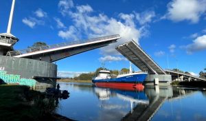 Este lunes realizarán nueva apertura del puente Cau Cau: Suspenderán el tránsito durante dos horas