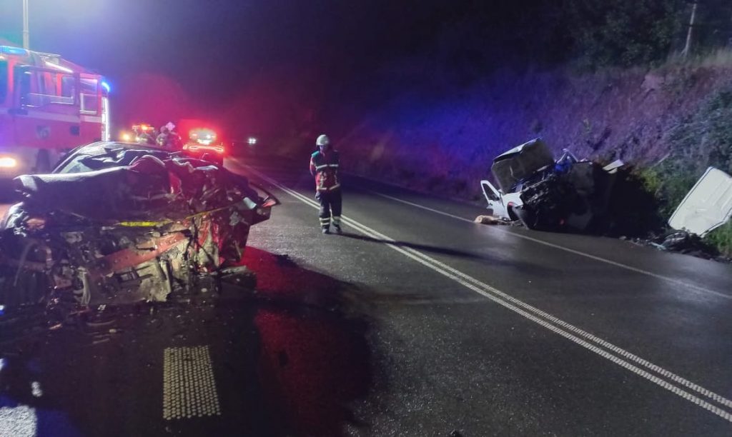 Conductor murió tras colisión frontal entre dos vehículos en acceso norte a Valdivia