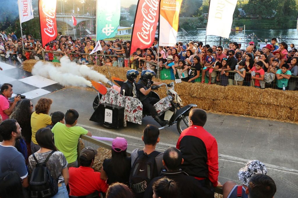 Fijan fecha para la próxima versión de la carrera de autos locos en Valdivia: Bases están abiertas