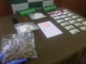 Detienen a un hombre que fue sorprendido con más de un kilo de drogas en Valdivia