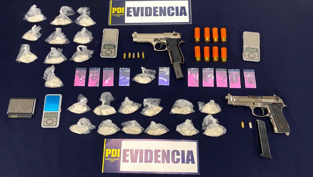 Cuatro detenidos, armas y municiones incautadas deja allanamiento antidrogas en Valdivia