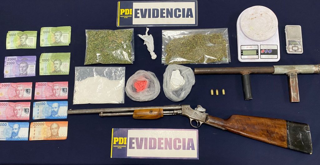 Tres personas fueron detenidas con drogas, armas y un vehículo clonado en Valdivia