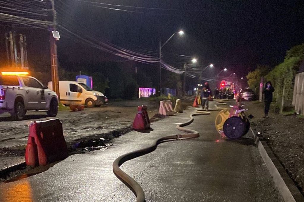 Incendio destruyó galpón en calle Arica de Valdivia