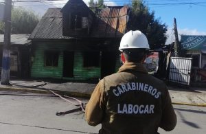 Investigan incendio que destruyó dos viviendas en Valdivia: Una era una “casa okupa”