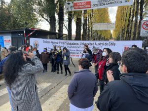 Sindicato de trabajadores se tomó el Campus Isla Teja de la UACh