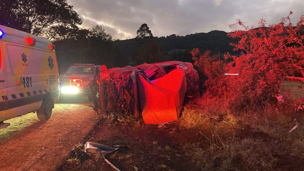 Dos personas fallecieron en medio de accidente vehicular en Mariquina